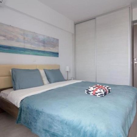 New Spacious Apartment Located In Piräus Exterior foto