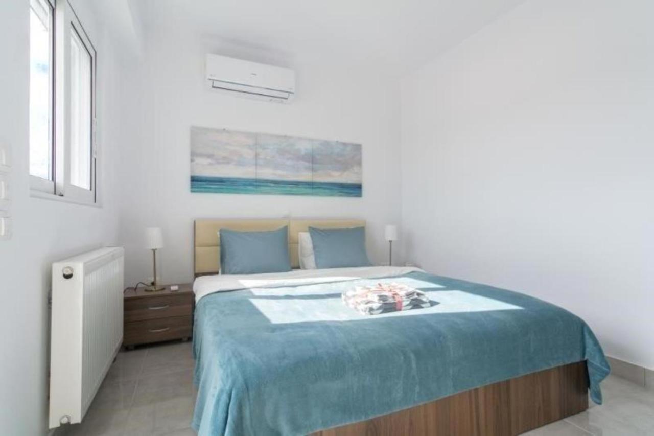 New Spacious Apartment Located In Piräus Exterior foto