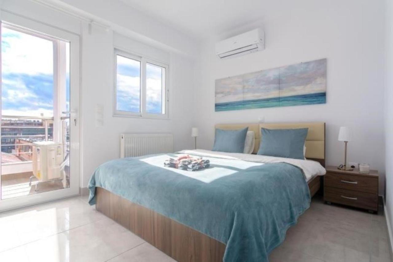 New Spacious Apartment Located In Piräus Exterior foto